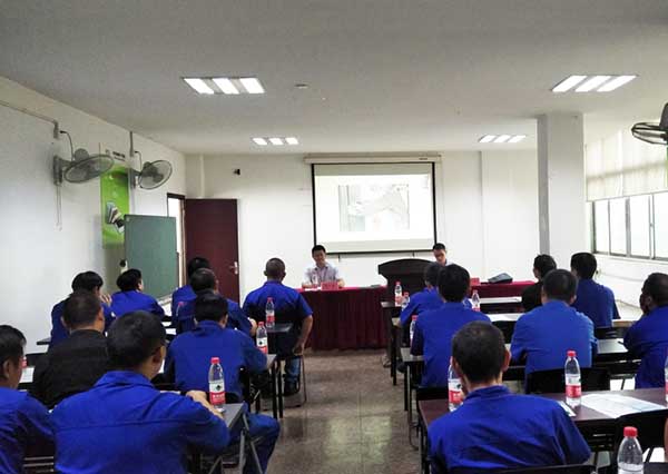 員工安全教育培訓(xùn)01.jpg 員工安全教育培訓(xùn)01.jpg