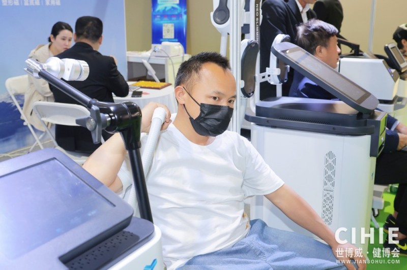 北京健康展現(xiàn)場體驗中6.jpg 北京健康展現(xiàn)場體驗中6.jpg